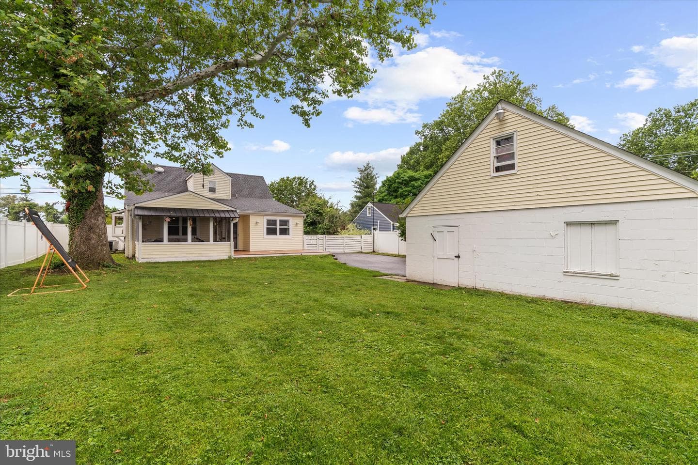 16 Virginia Avenue photo 2