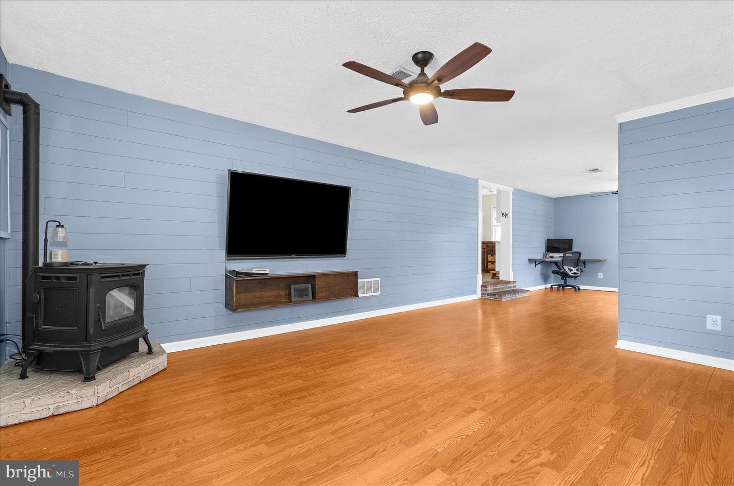 16 Virginia Avenue photo 20