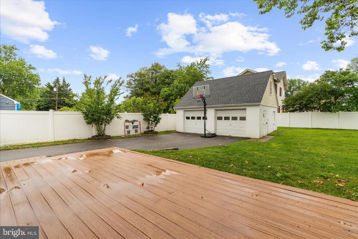 16 Virginia Avenue photo 35