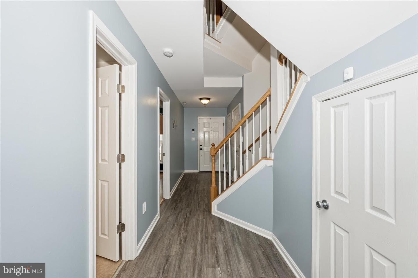 2211 Commissary Circle photo 4