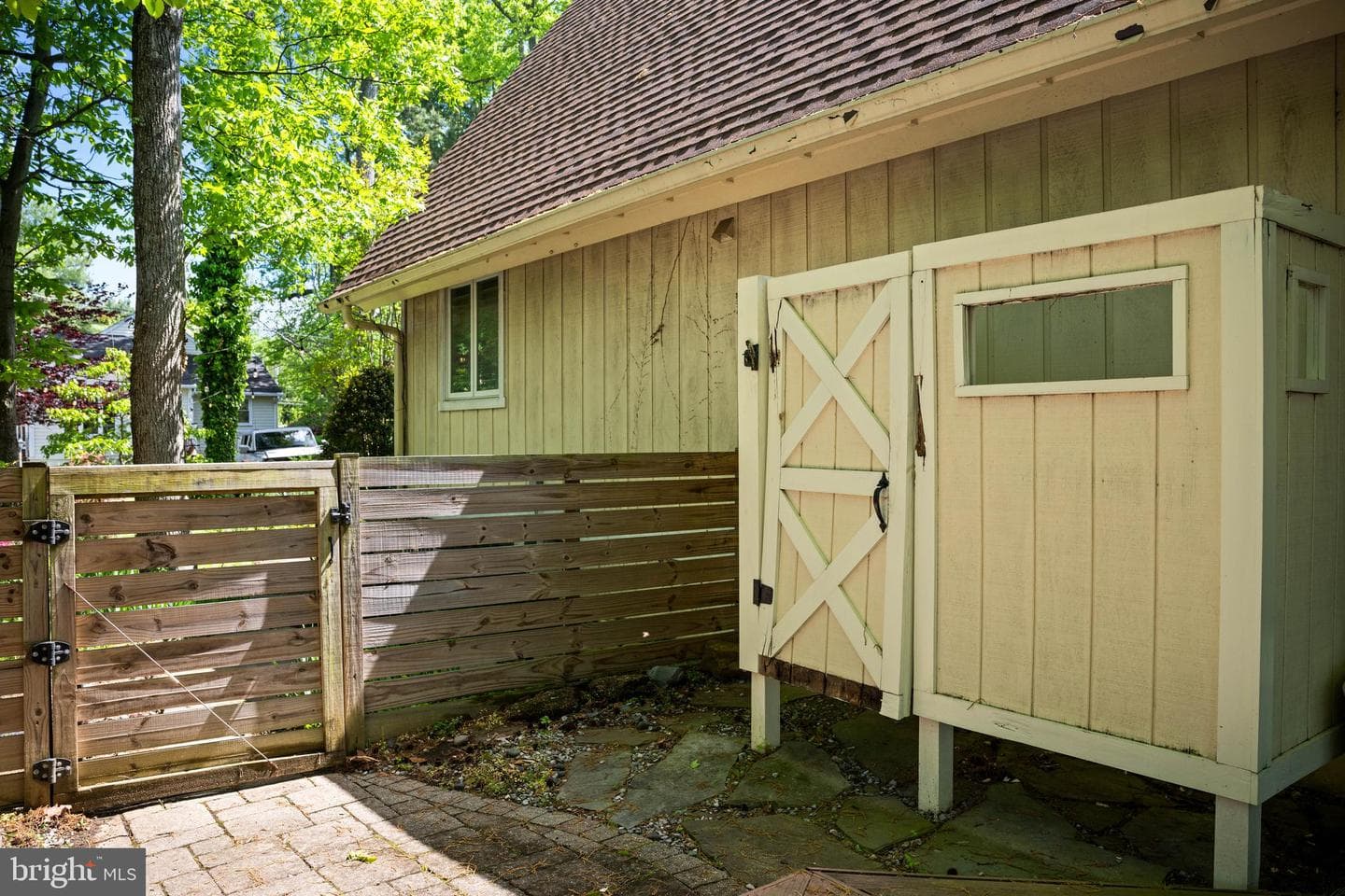2915 South Court photo 30