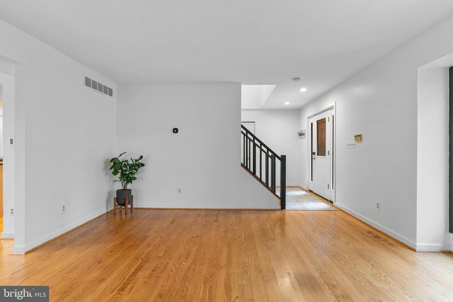 771 Macsherry Drive photo 25