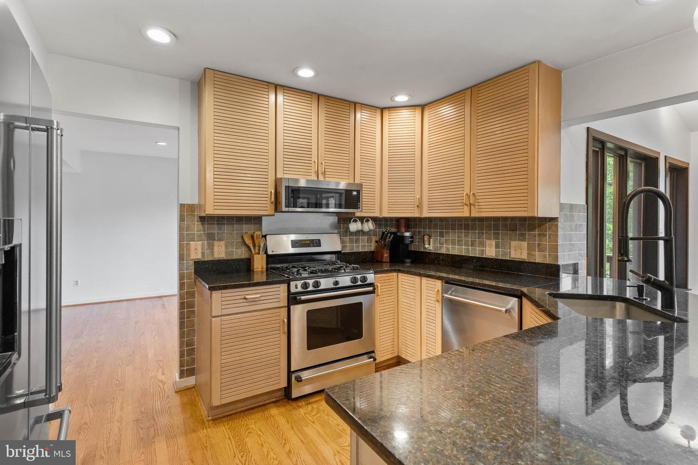 771 Macsherry Drive photo 9