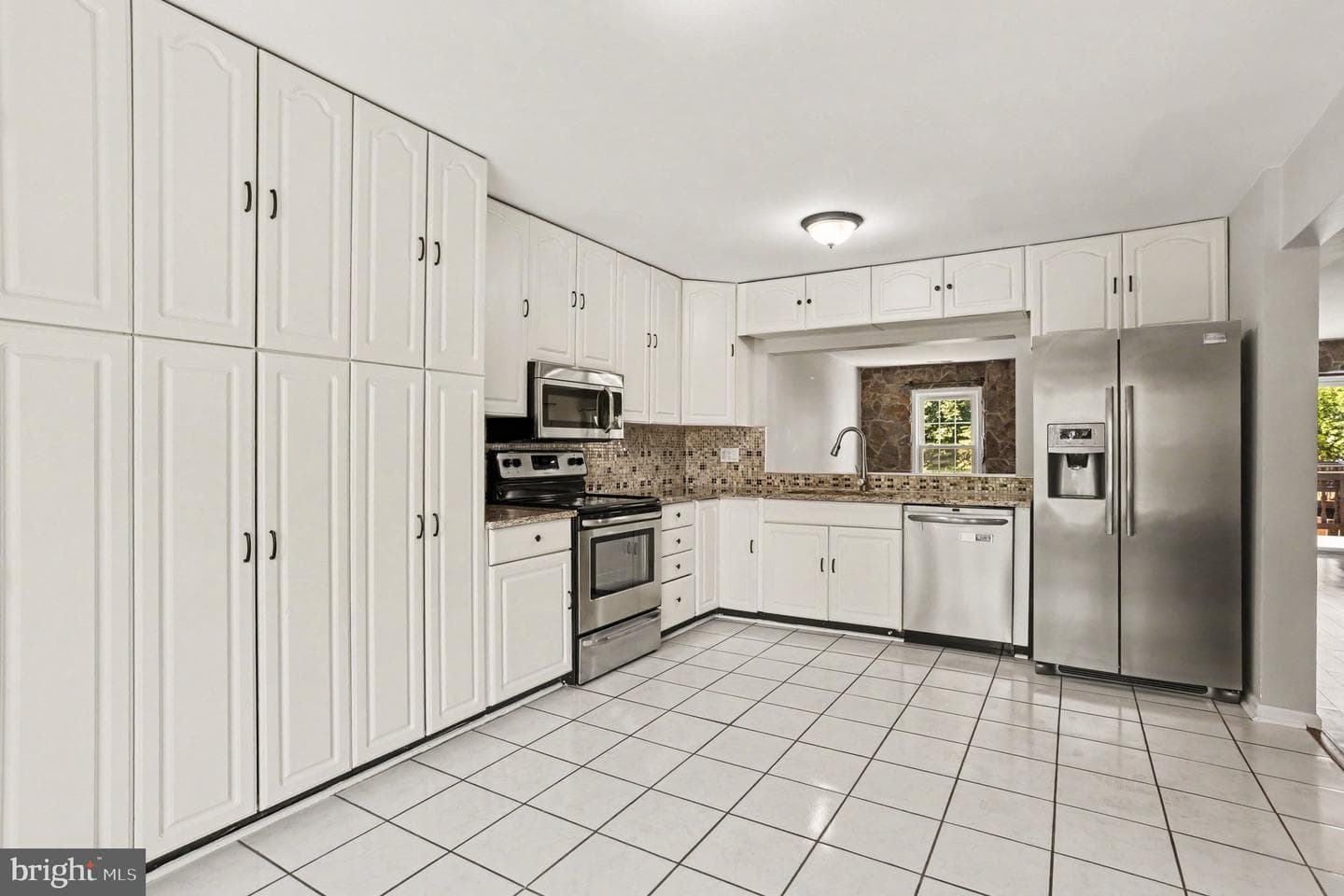 1454 Harwick Court photo 6