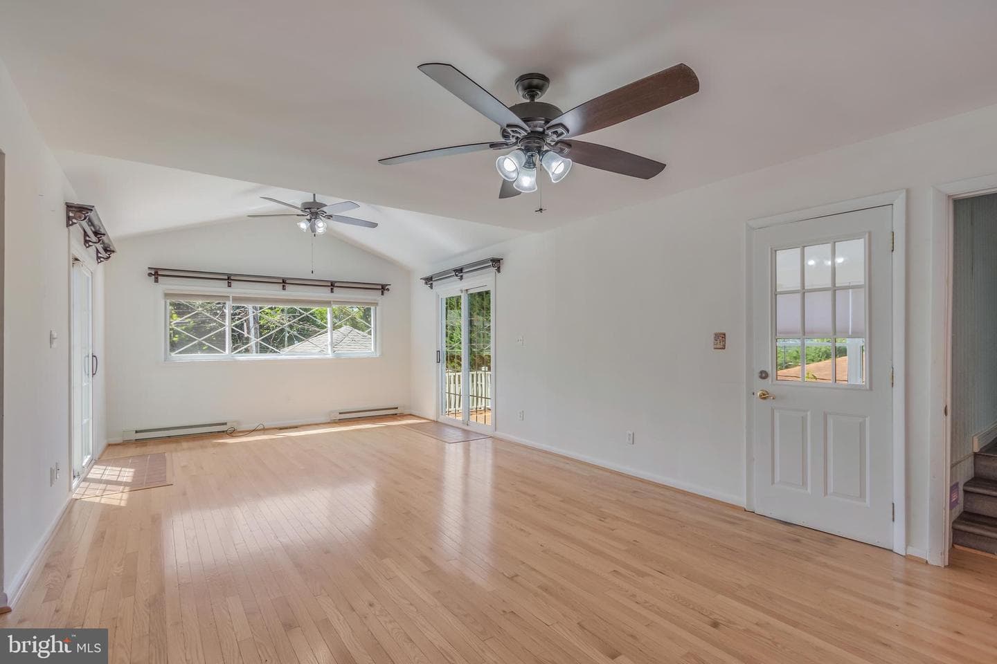 219 Coronet Drive photo 5