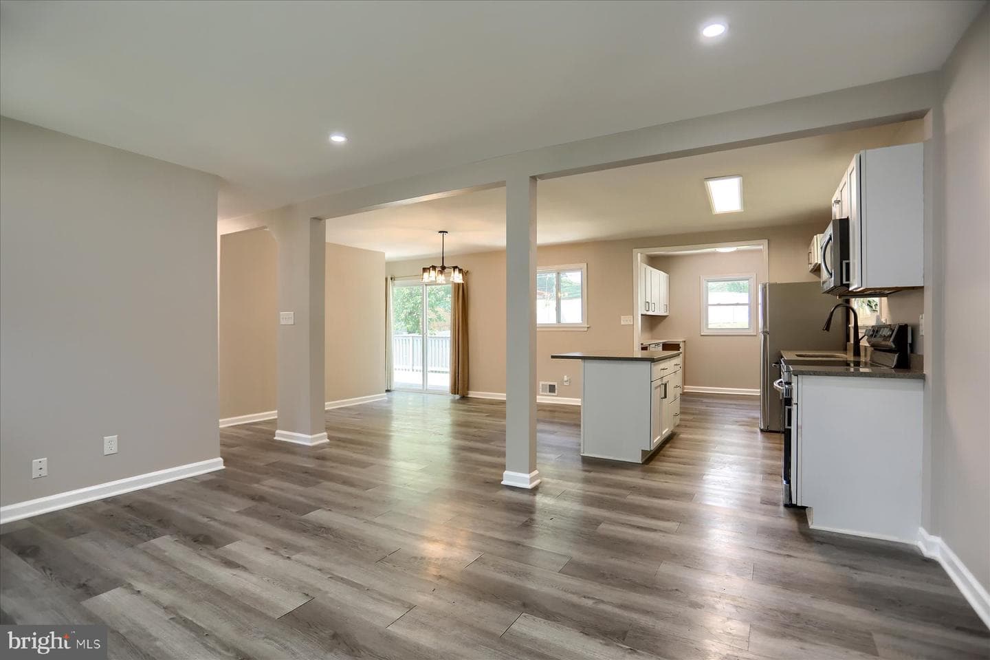 573 Rita Drive photo 6