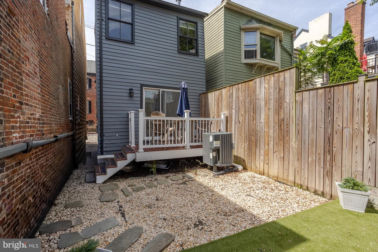 32 Cornhill Street photo 9