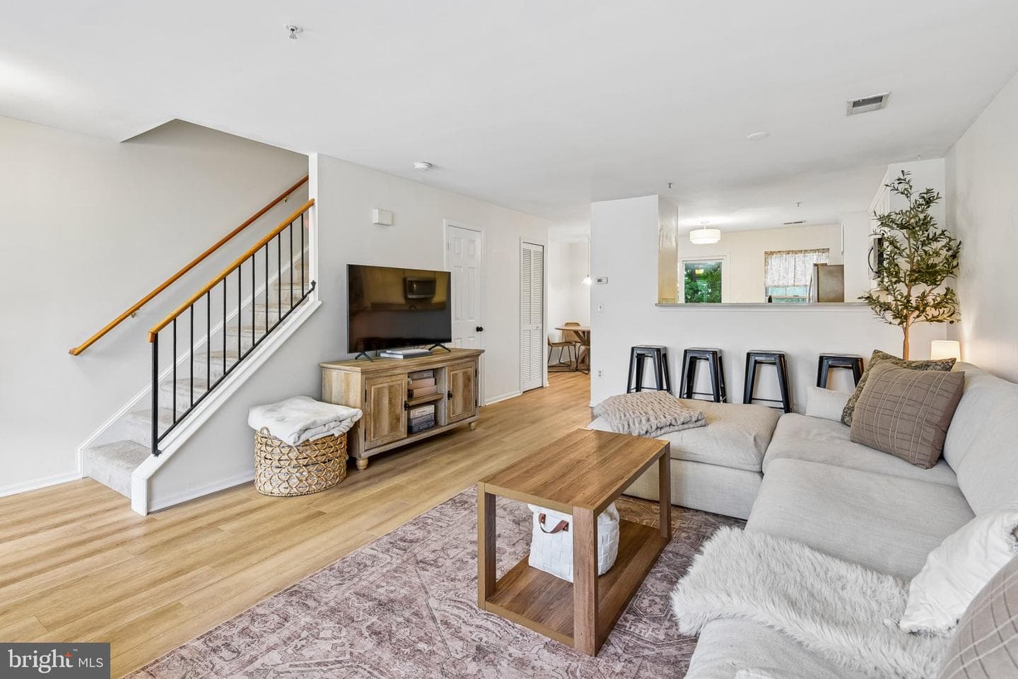 1431 Nestlewood Court photo 6