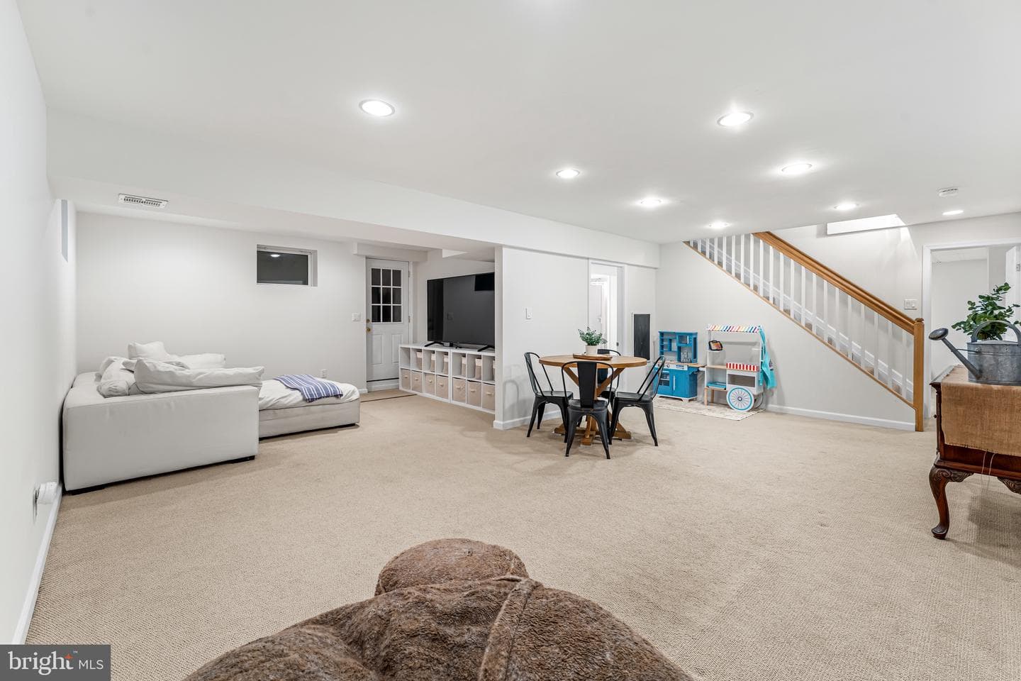 11 Saint Ives Drive photo 32