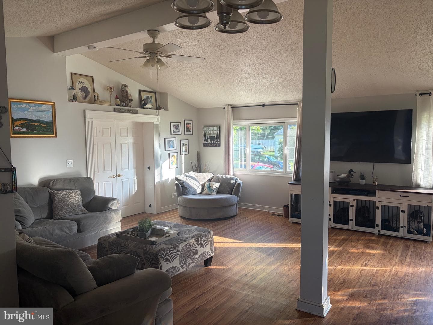 1223 Pine Avenue photo 9
