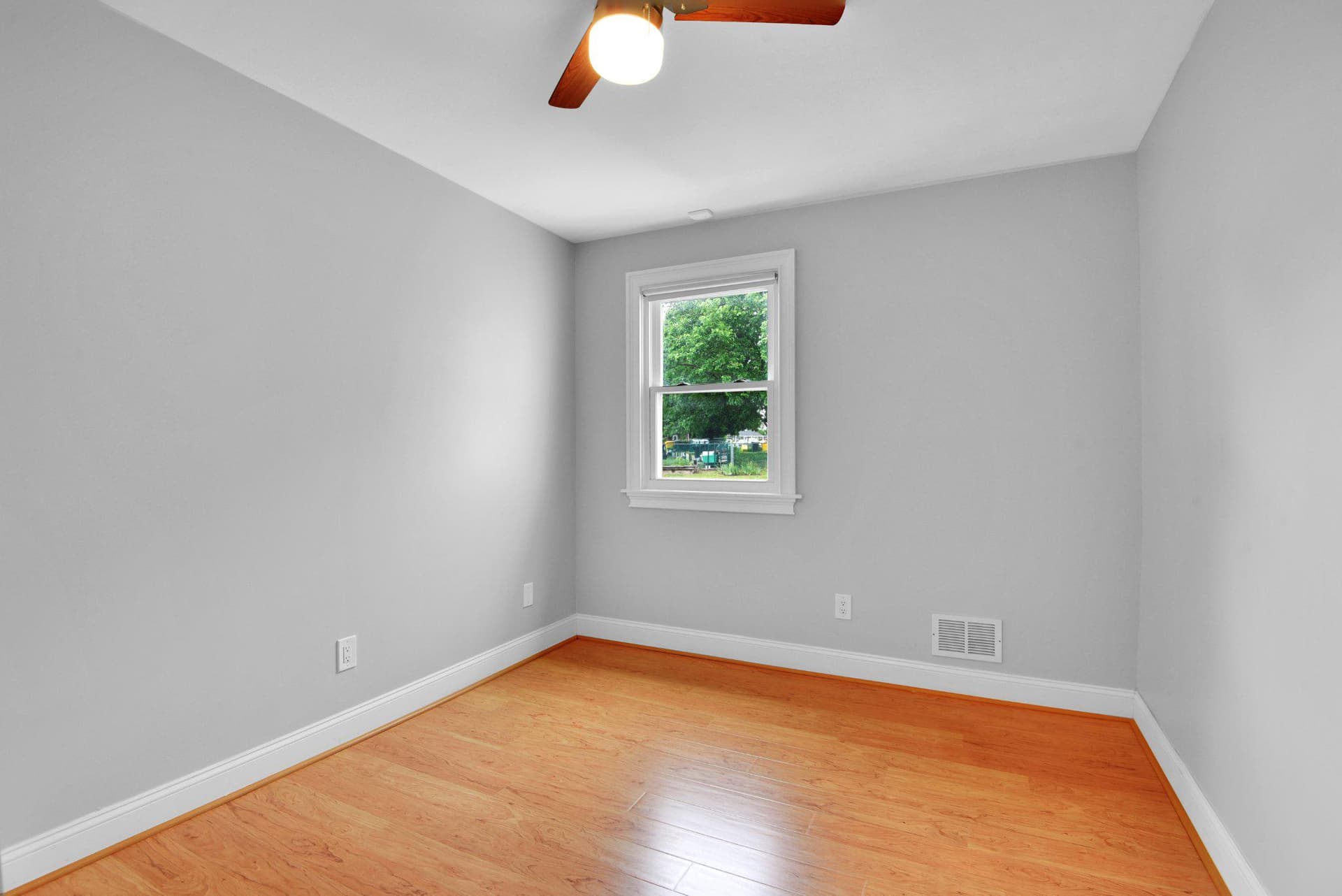 7729 Vena Court photo 16