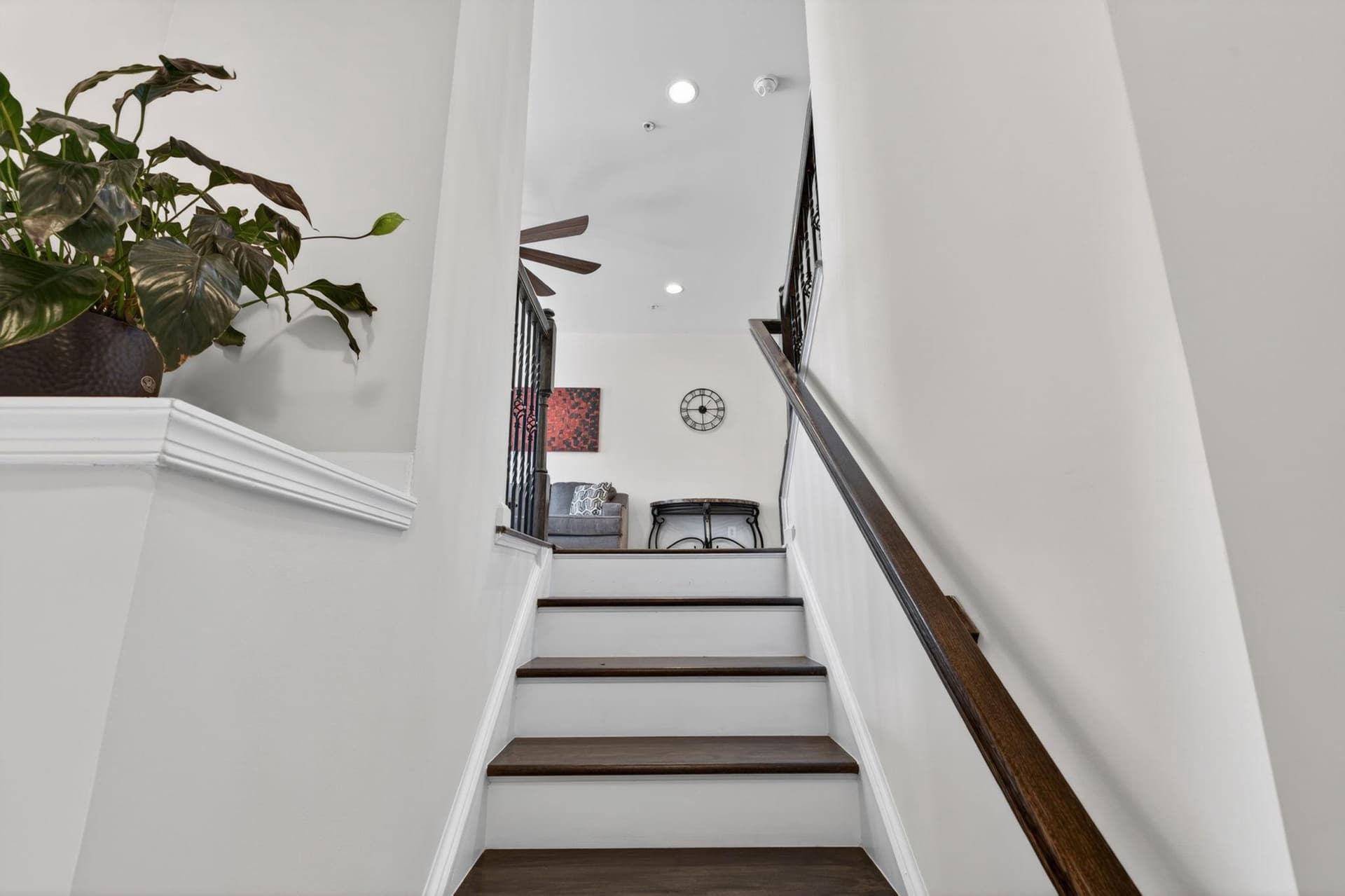 468 Marianna Drive photo 6