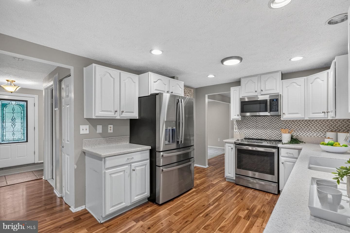 935 Marine Drive photo 11