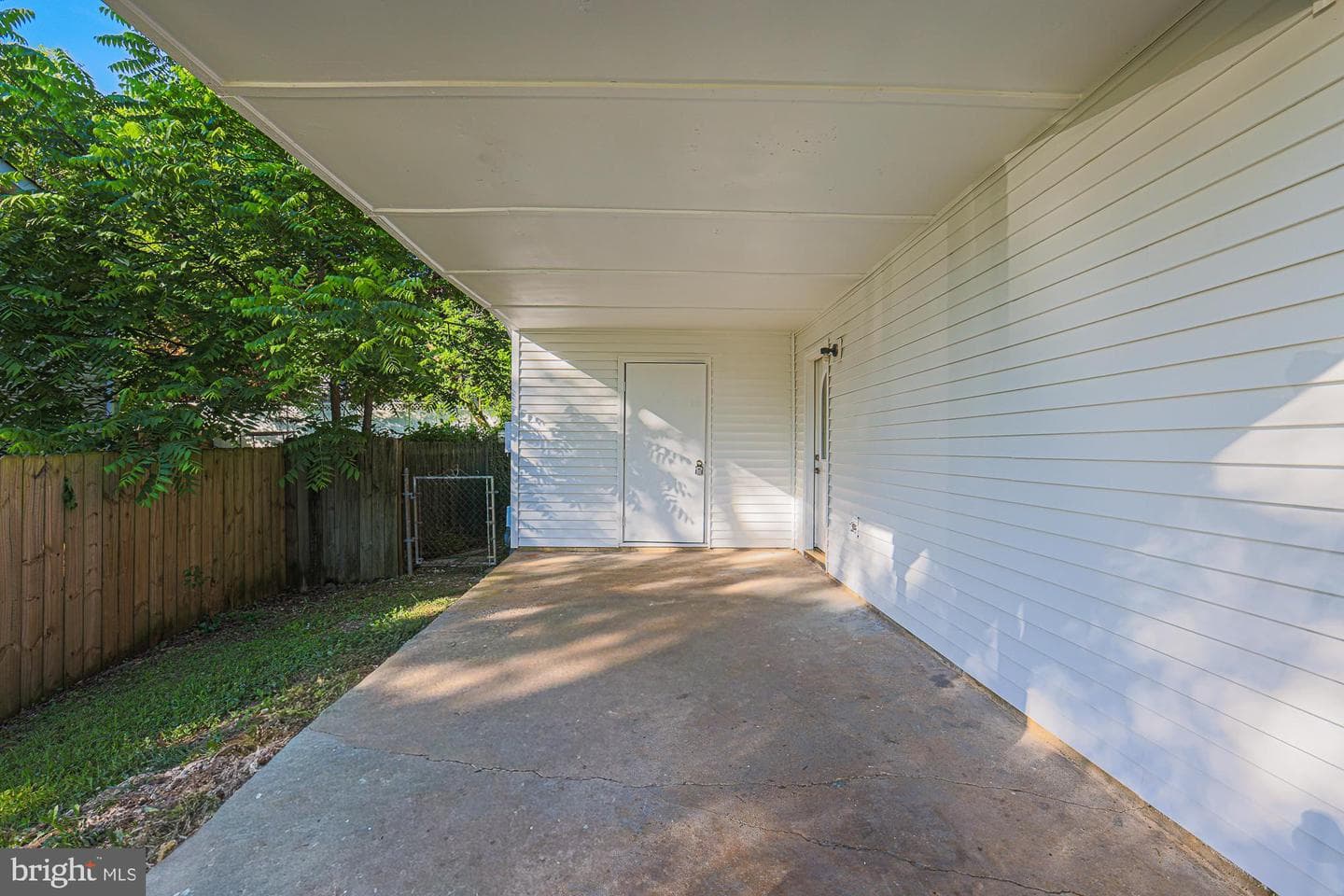 1327 Farrara Dr photo 3