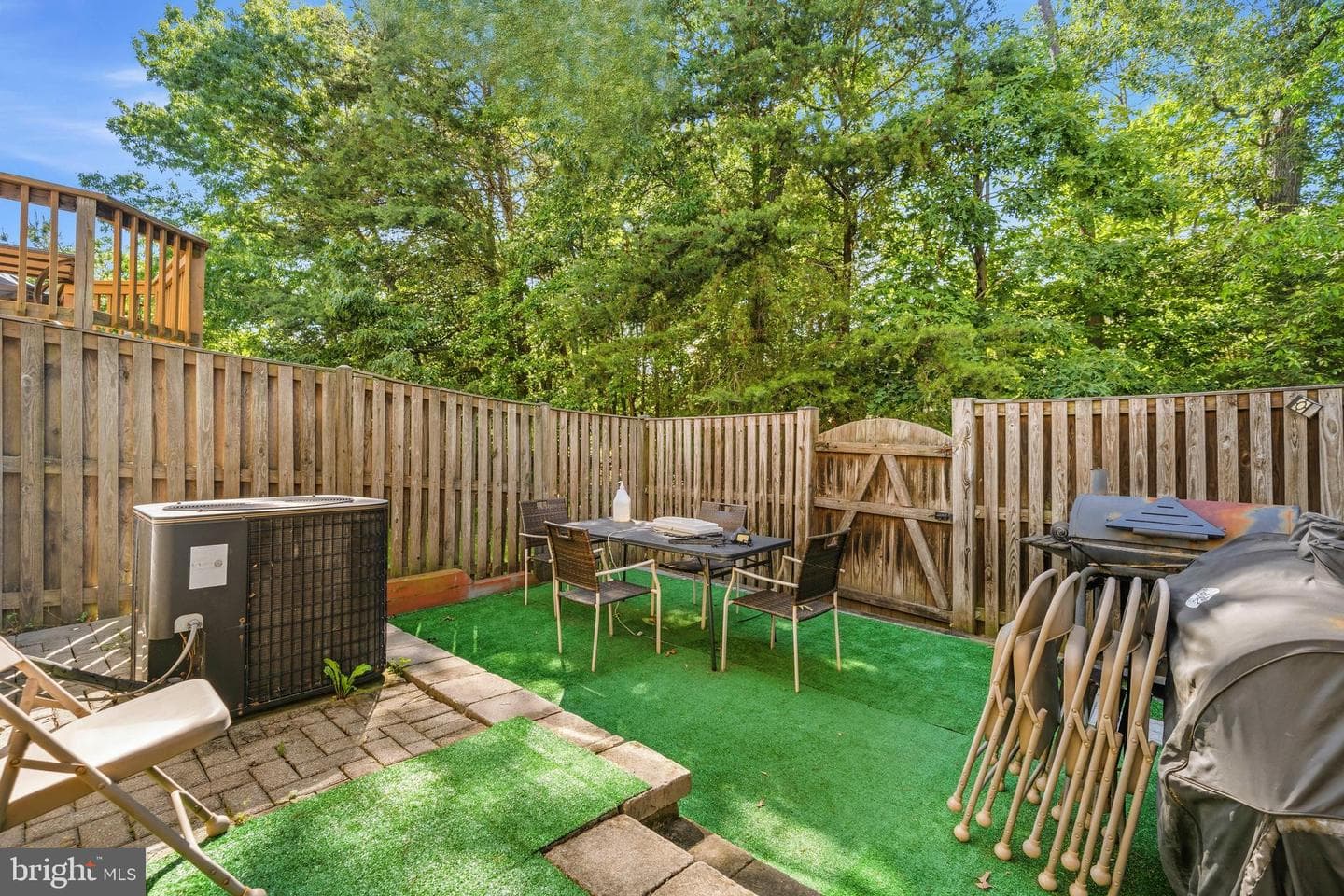 220 Foxtree Drive photo 32