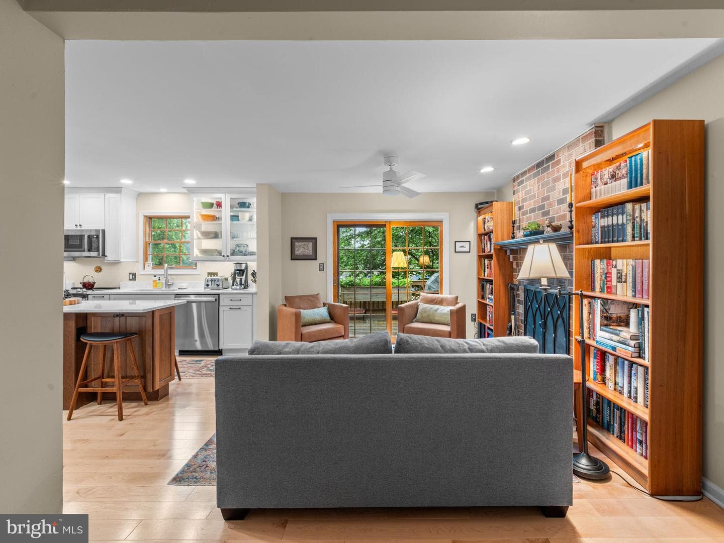 1123 Neptune Place photo 4