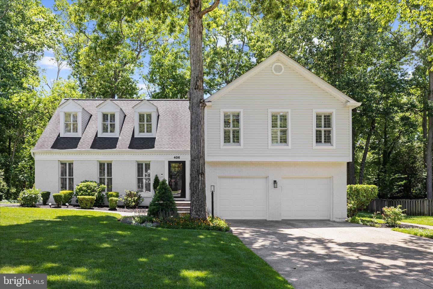 406 Honeywood Court photo 2