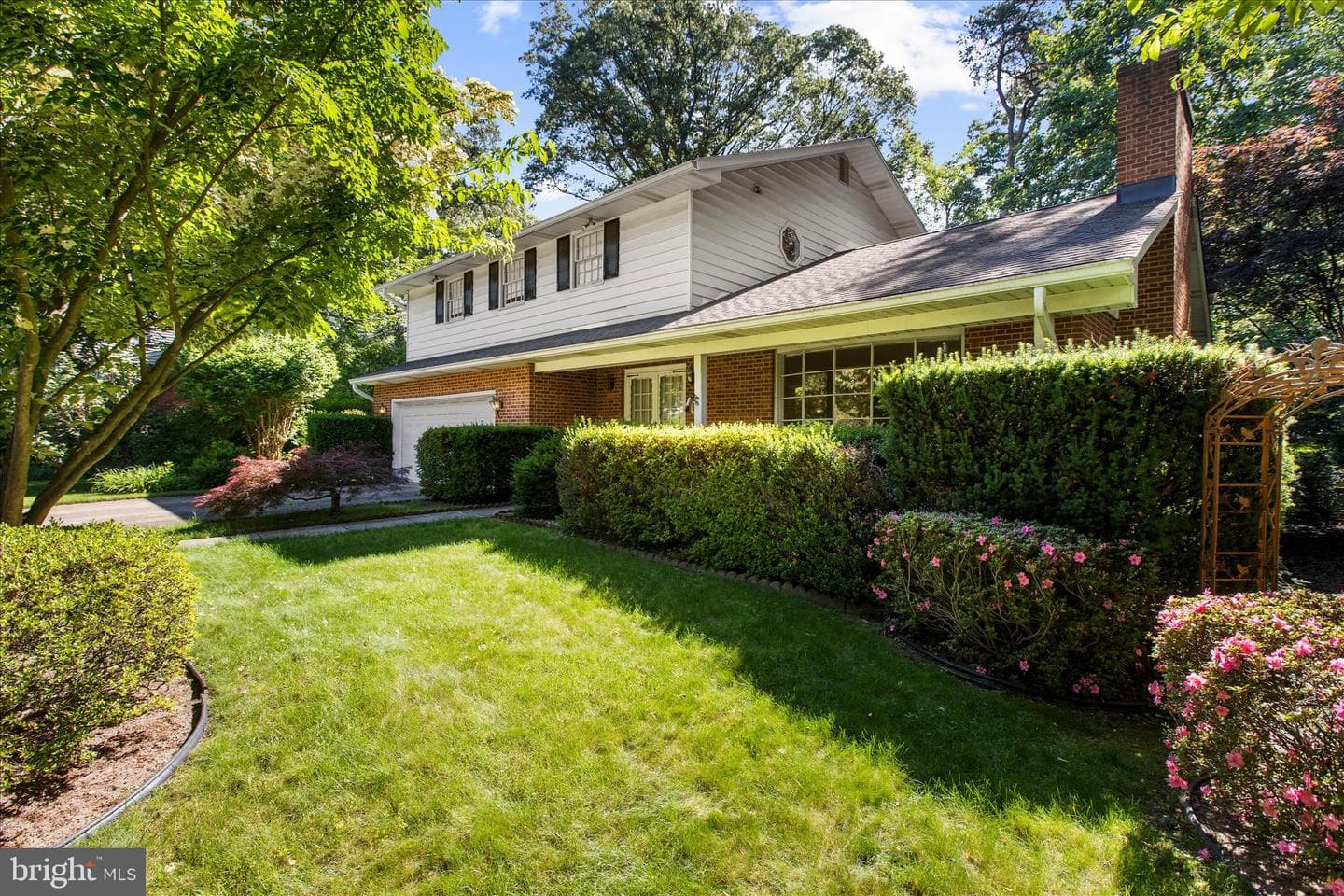537 Devonshire Court photo 3