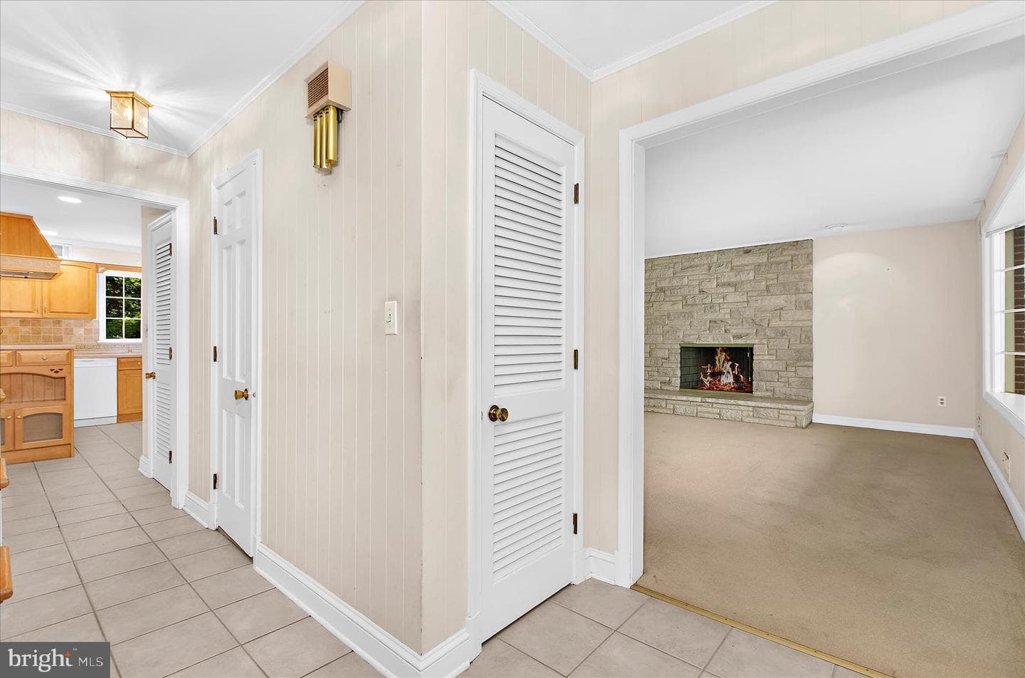 537 Devonshire Court photo 5