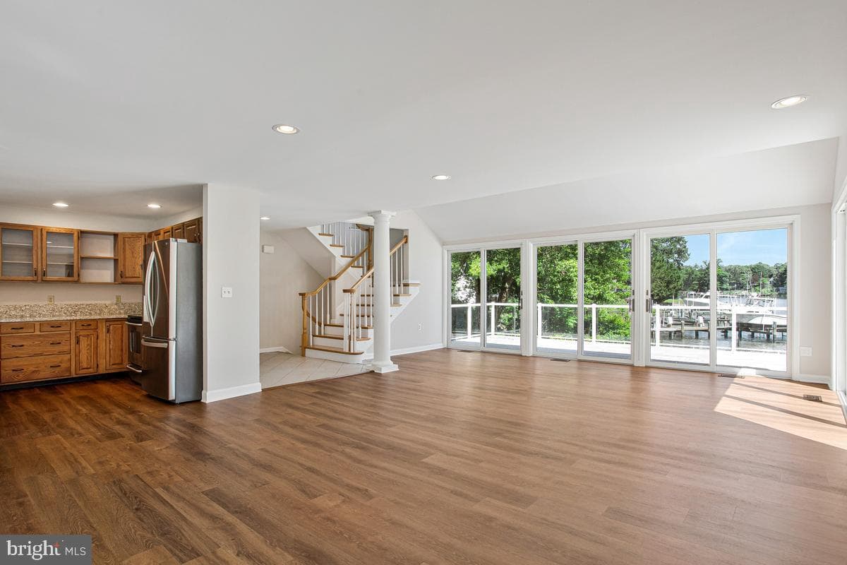 421 Edgewater Road photo 3