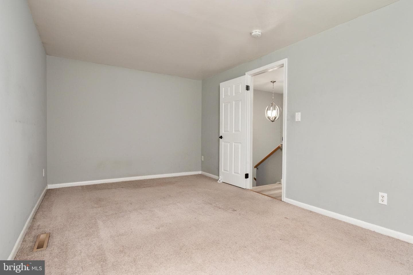 254 Chalet Circle W photo 21