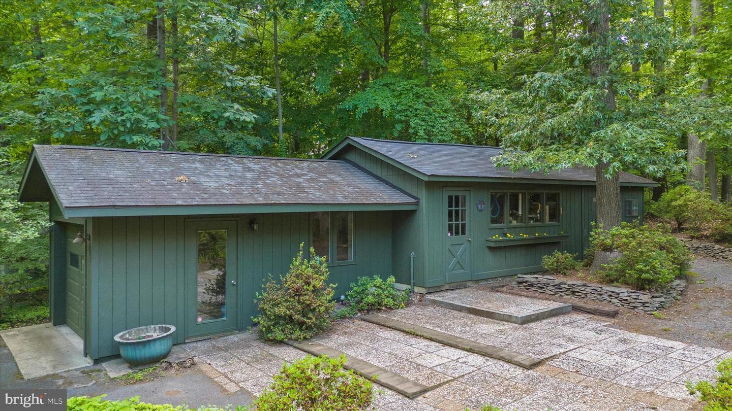 698 Discovery Road photo 31