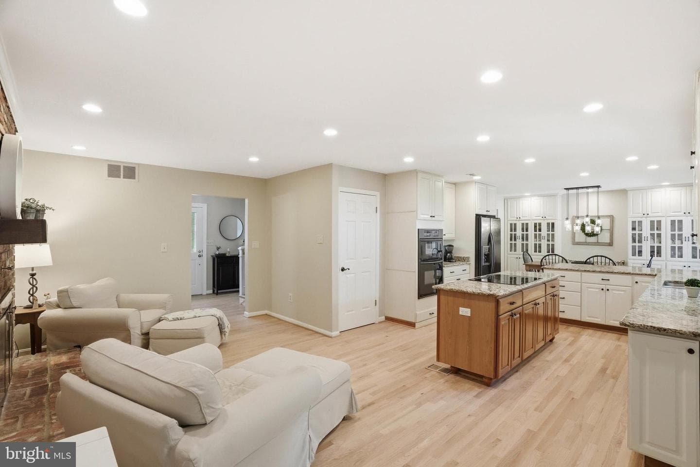 602 Bay Hills Drive photo 5