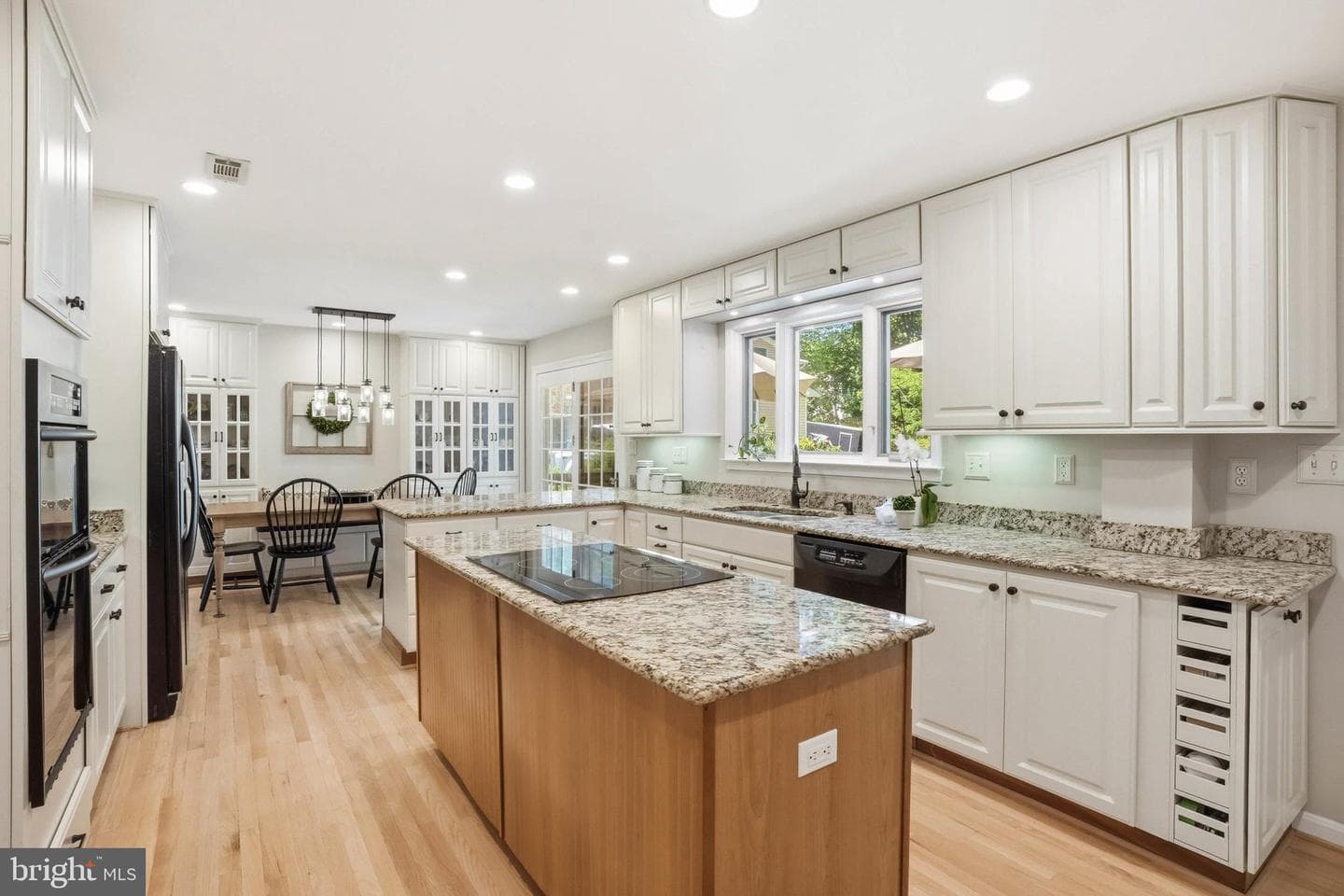 602 Bay Hills Drive photo 6