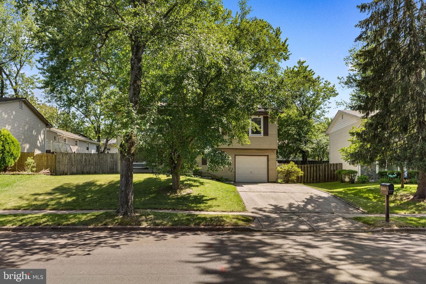 2535 Symphony Lane photo 3