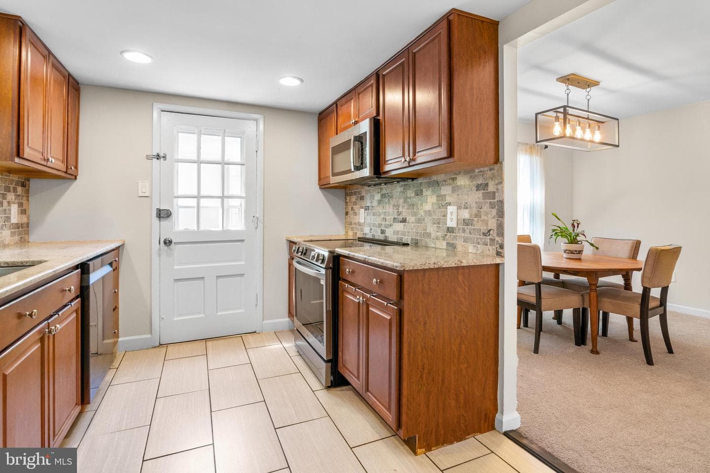 1801 E Regents Park Road photo 17