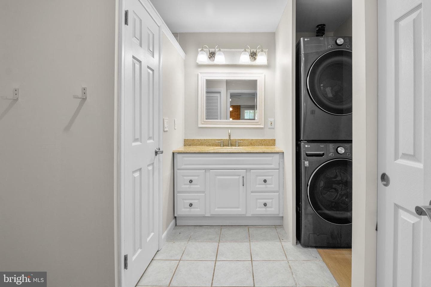 1801 E Regents Park Road photo 34