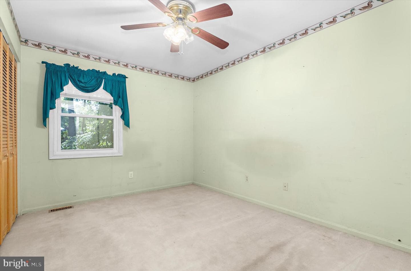 446 Fairford Ct photo 18