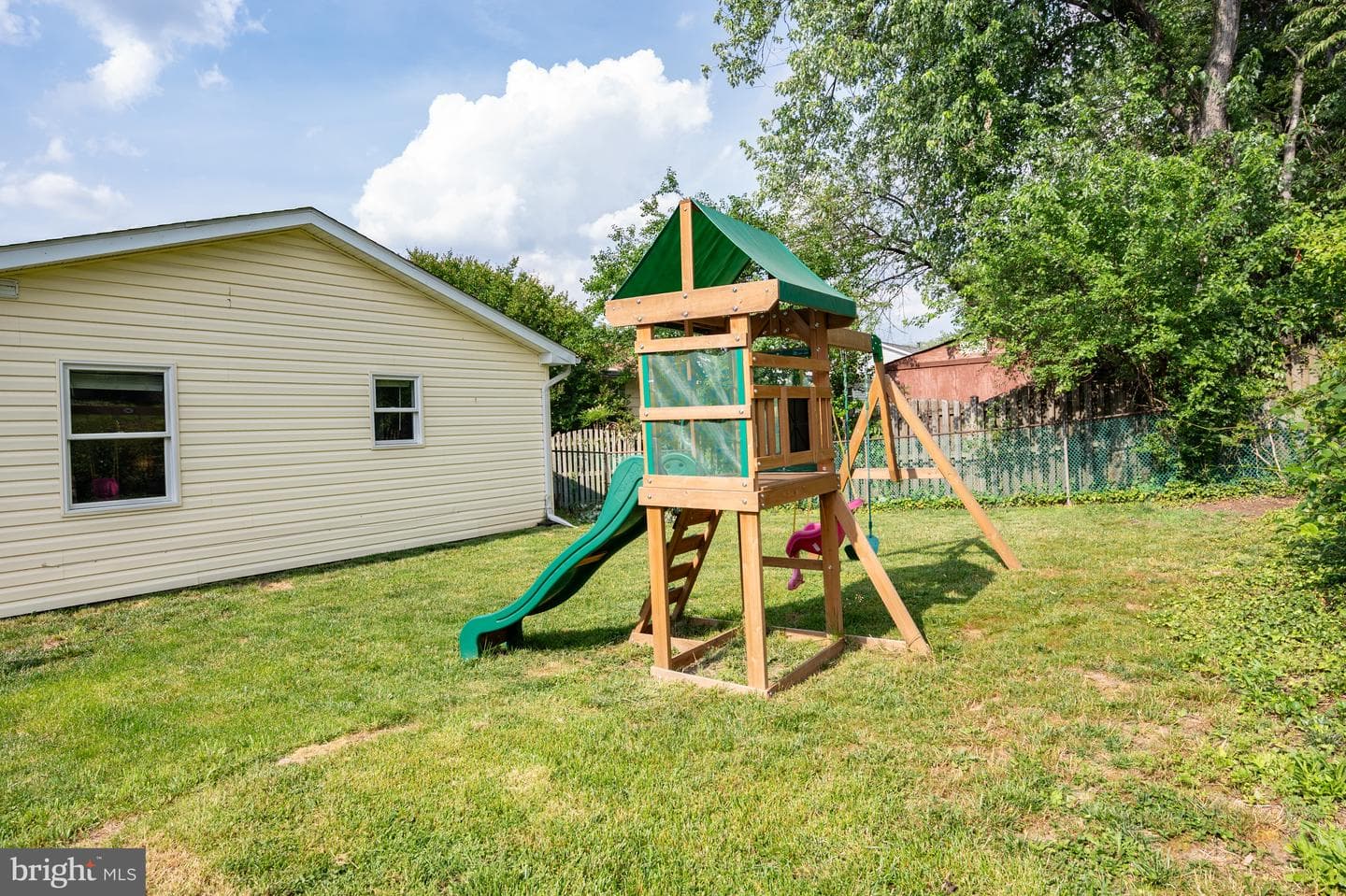 565 Lanny Court photo 33