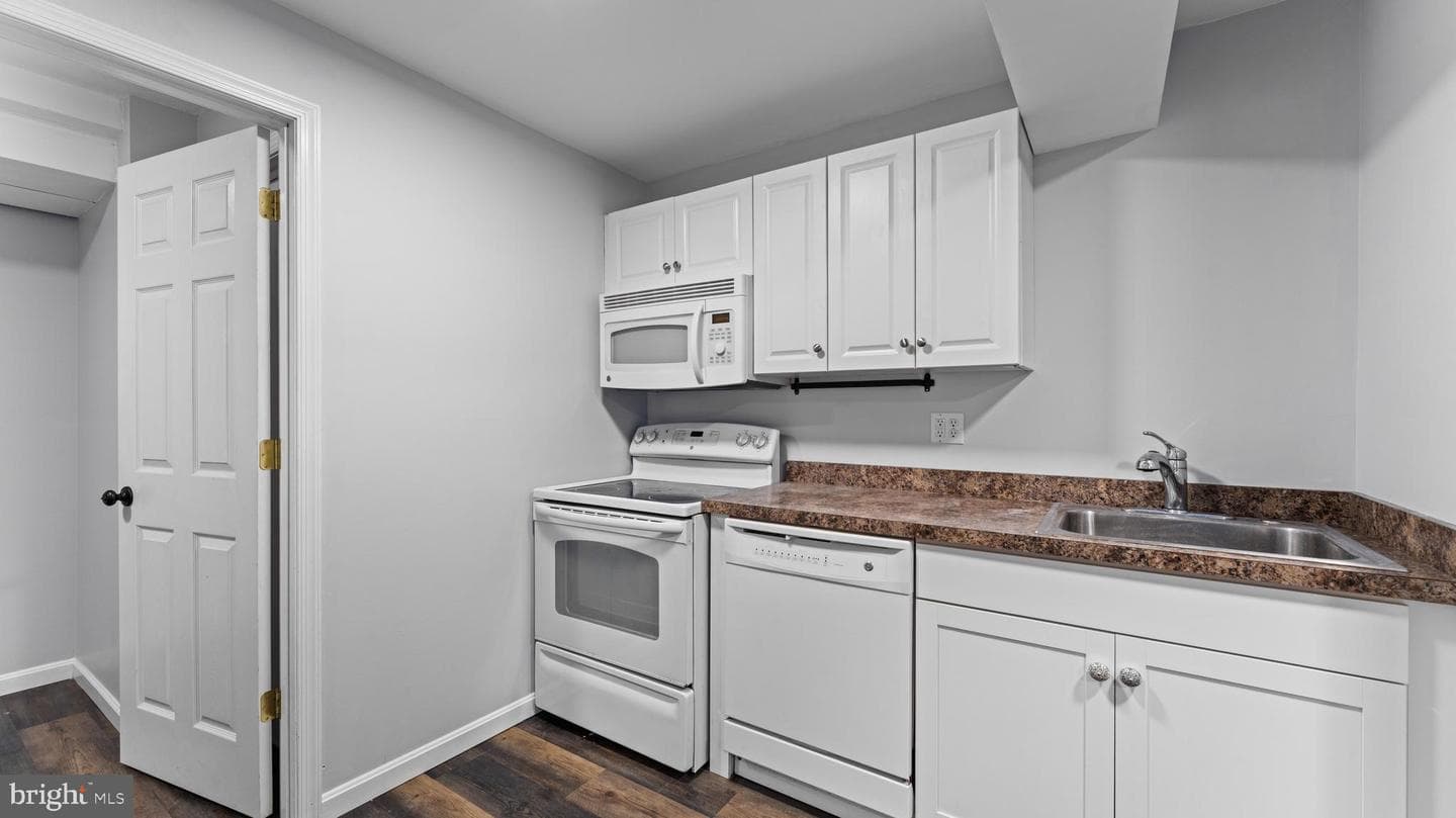 460 Blackshire Road photo 52