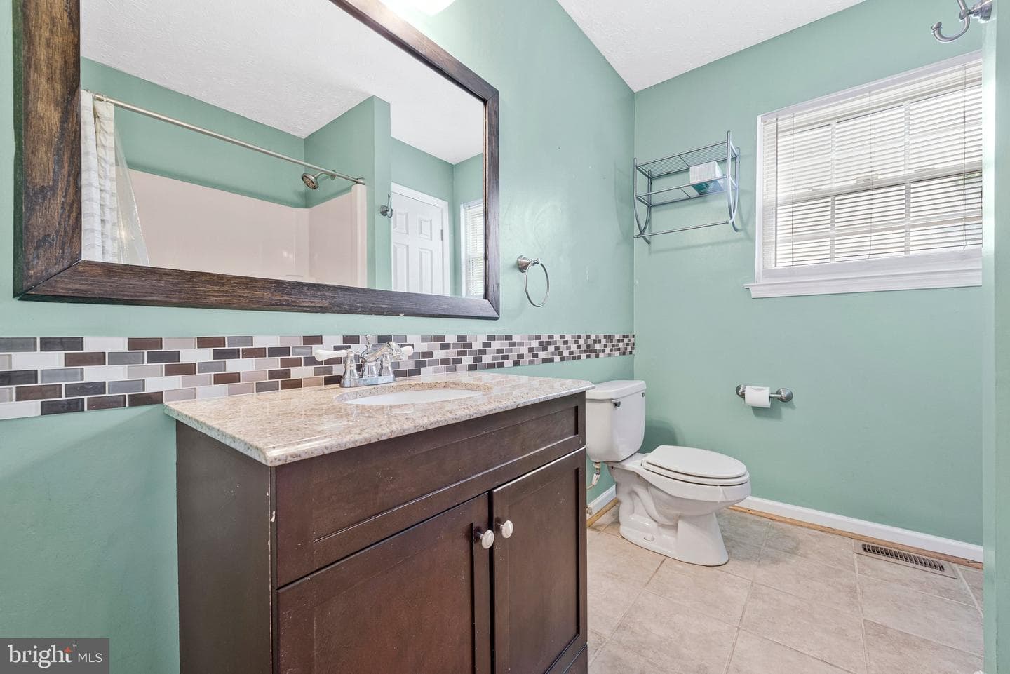 1718 Severn Road photo 11
