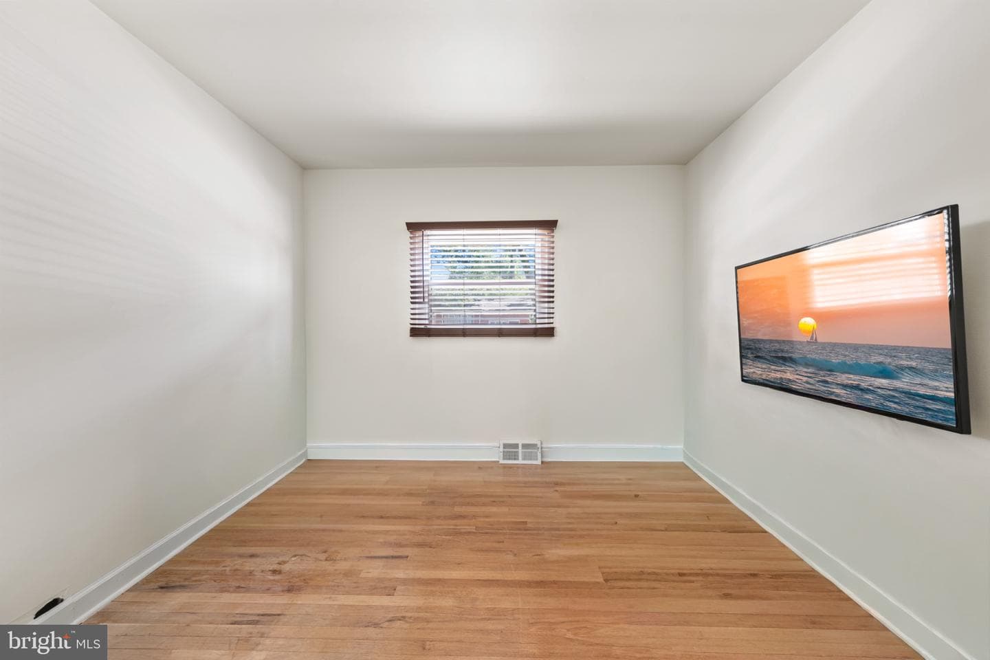 7960 Pipers Path photo 18