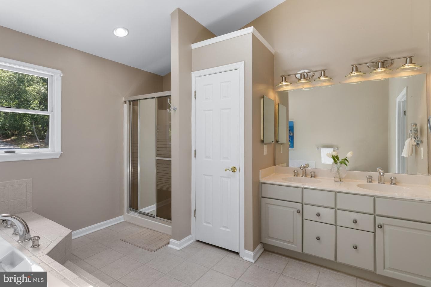 8044 Forest Glen Drive photo 20