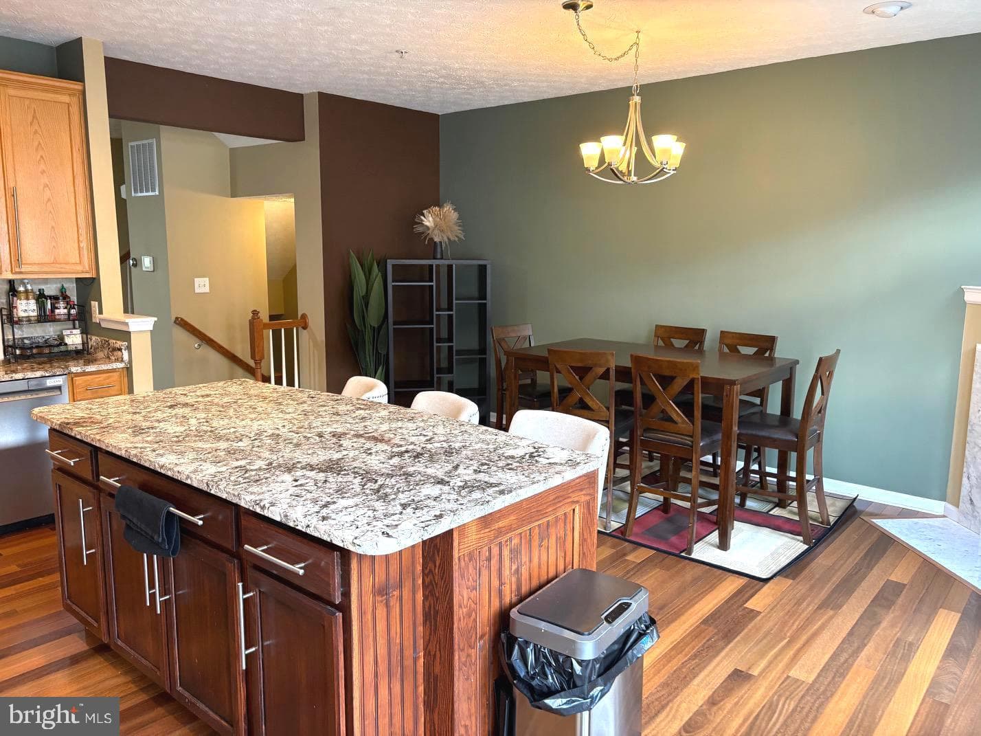 1511 Martock Lane photo 11