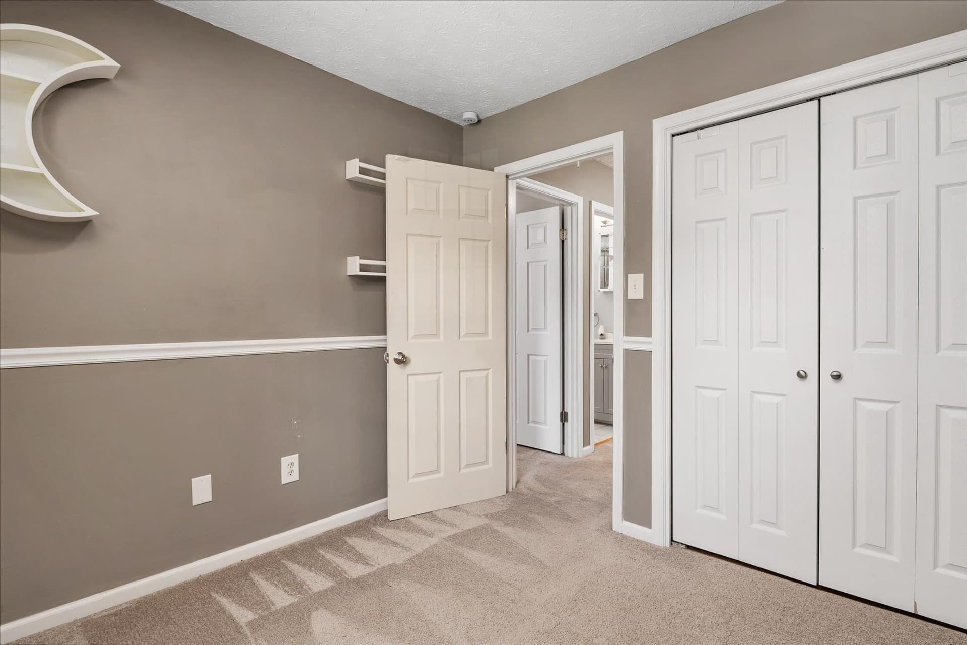 653 Stone Wheel Court W photo 22