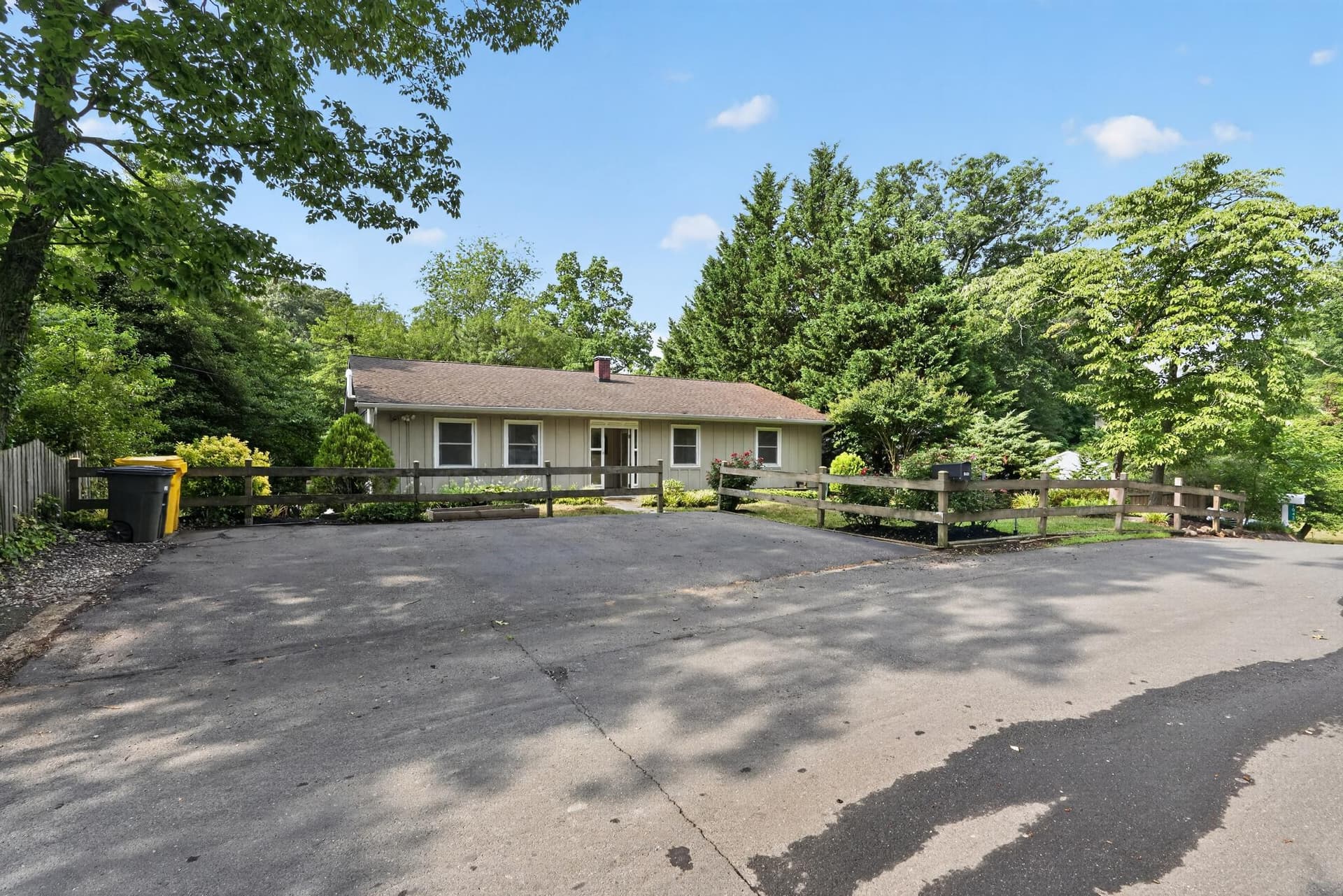 1045 Skyview Drive photo 6