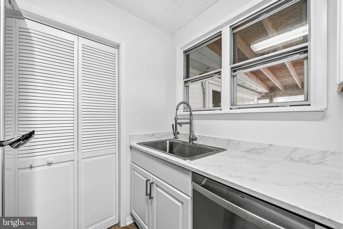 1407 Houghton Road photo 23