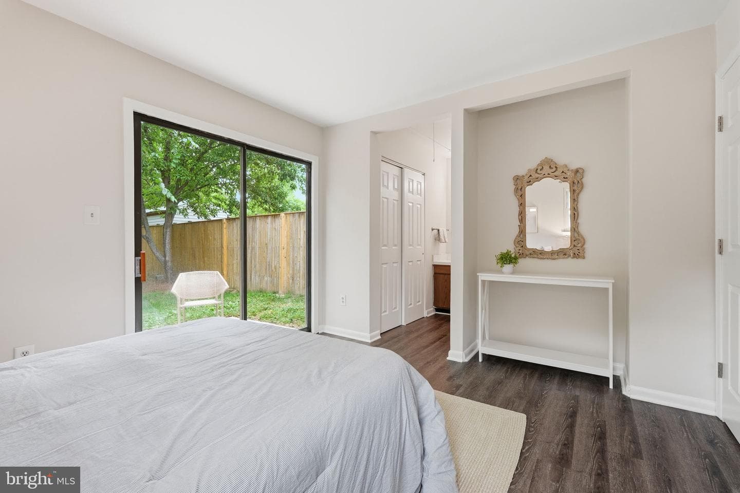 1132 Tyler Avenue photo 12