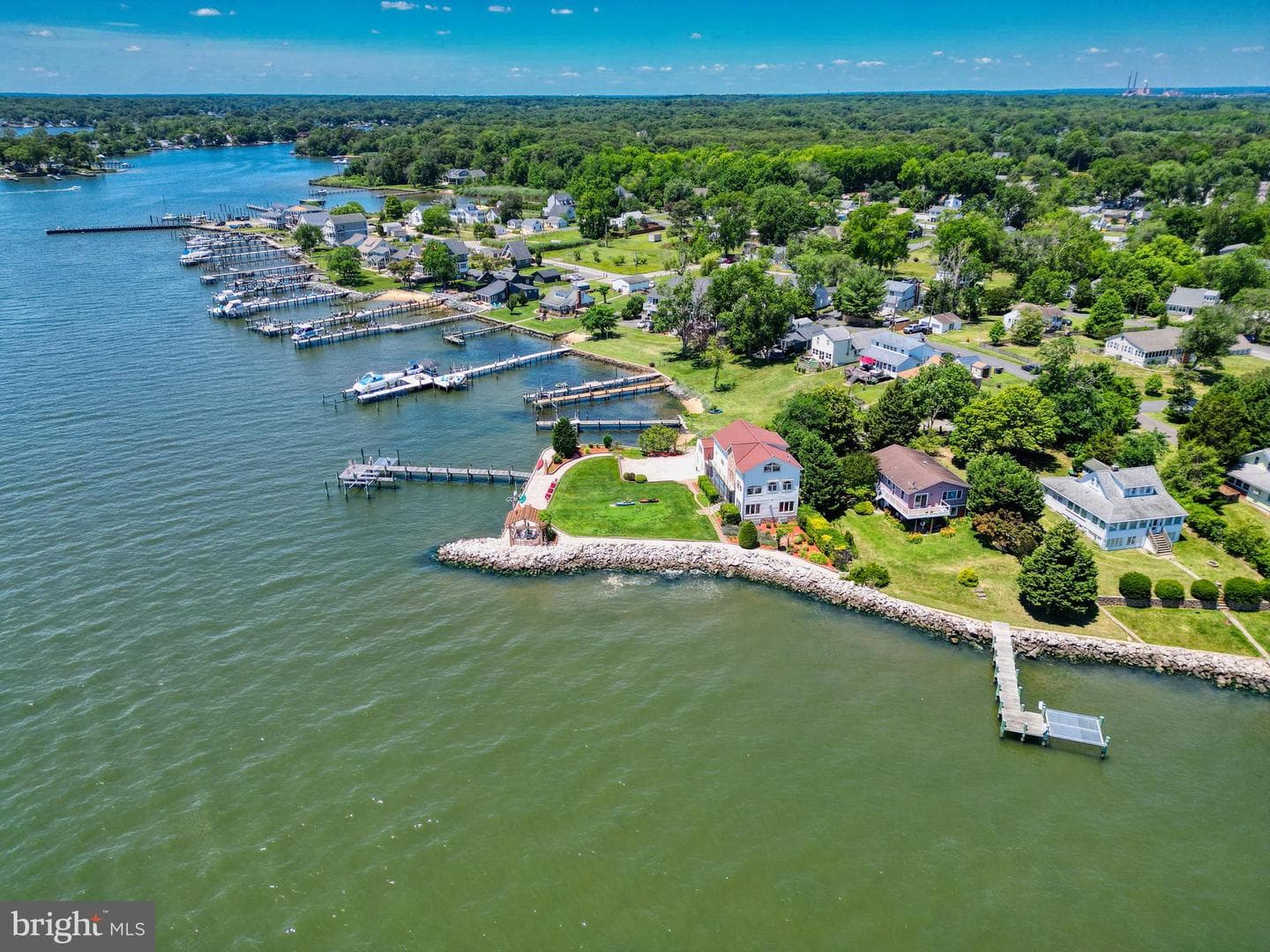 2292 Lake Dr photo 3