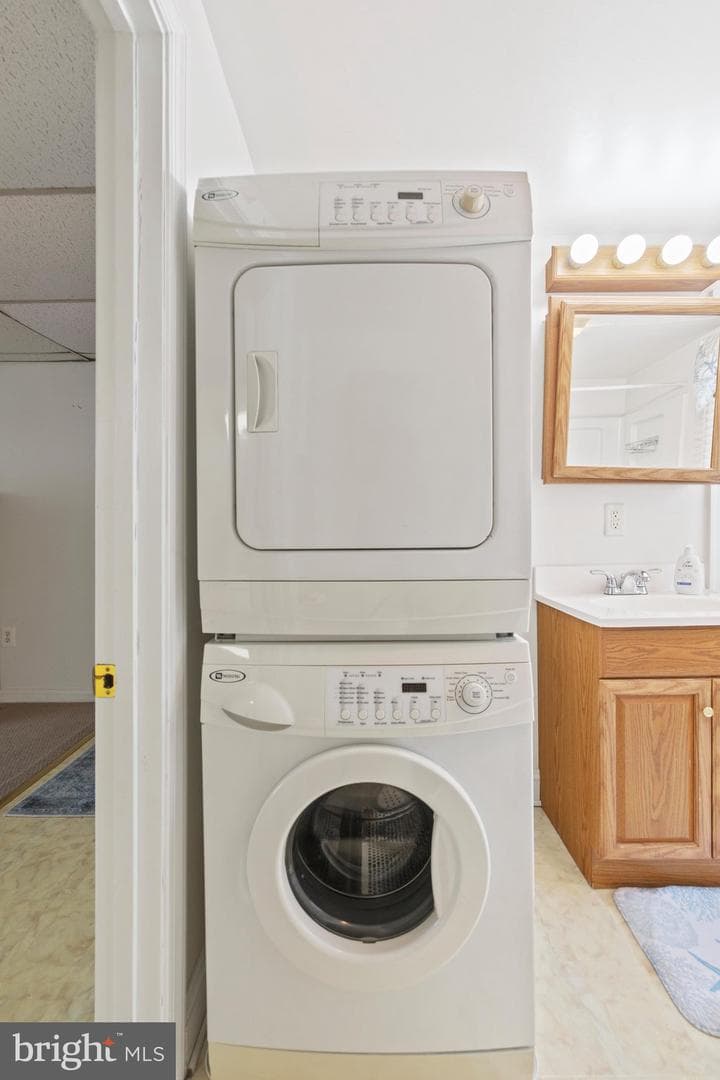 207 Hance Avenue photo 39