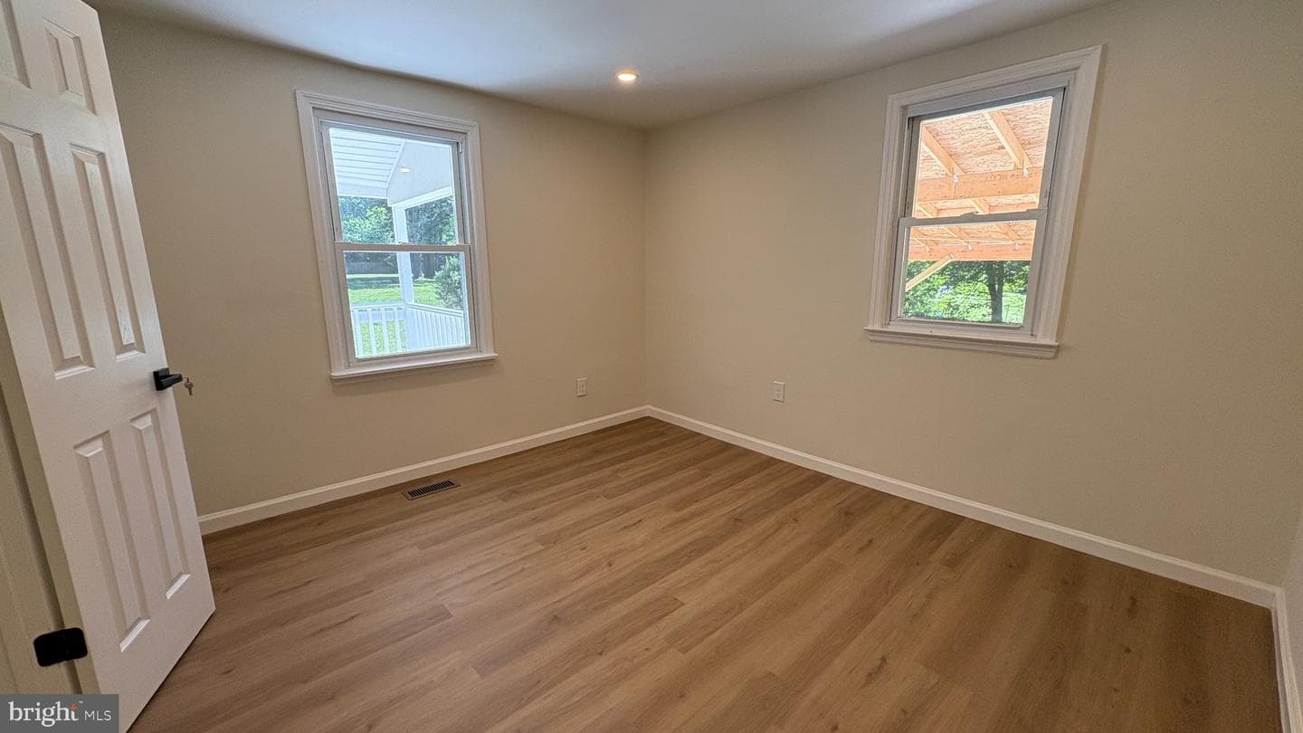 105 Simmons Lane photo 5