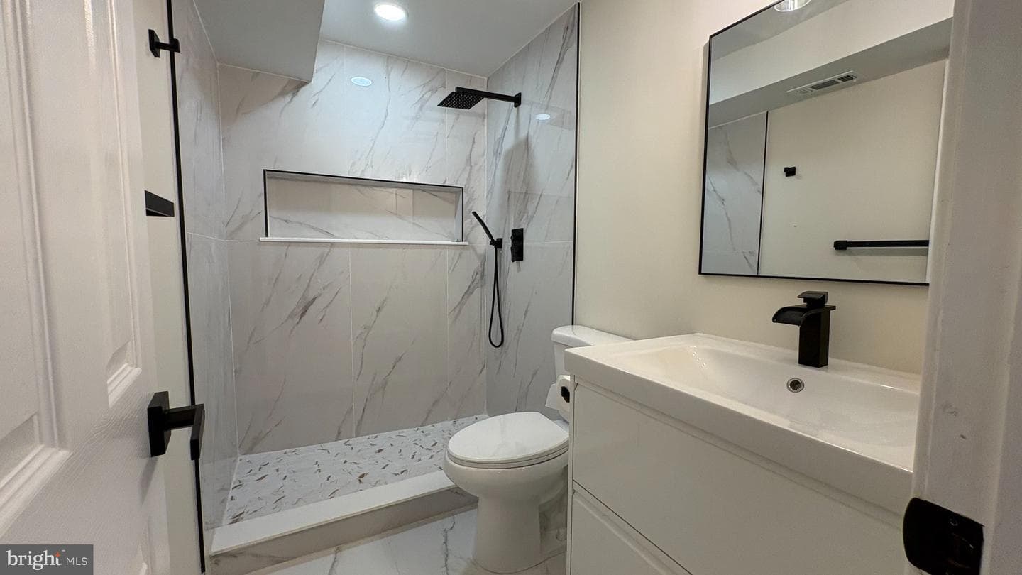 105 Simmons Lane photo 7