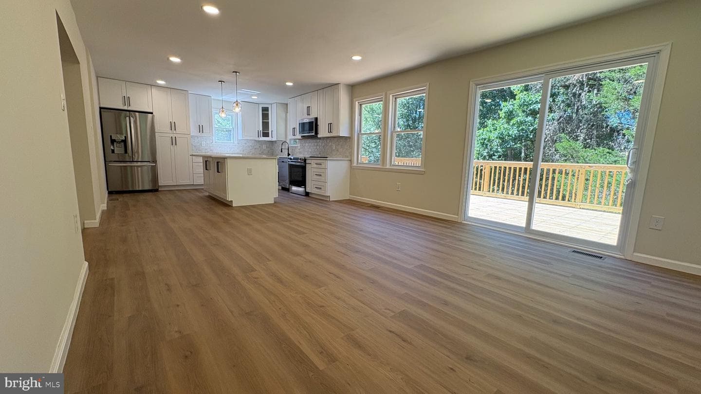 105 Simmons Lane photo 8