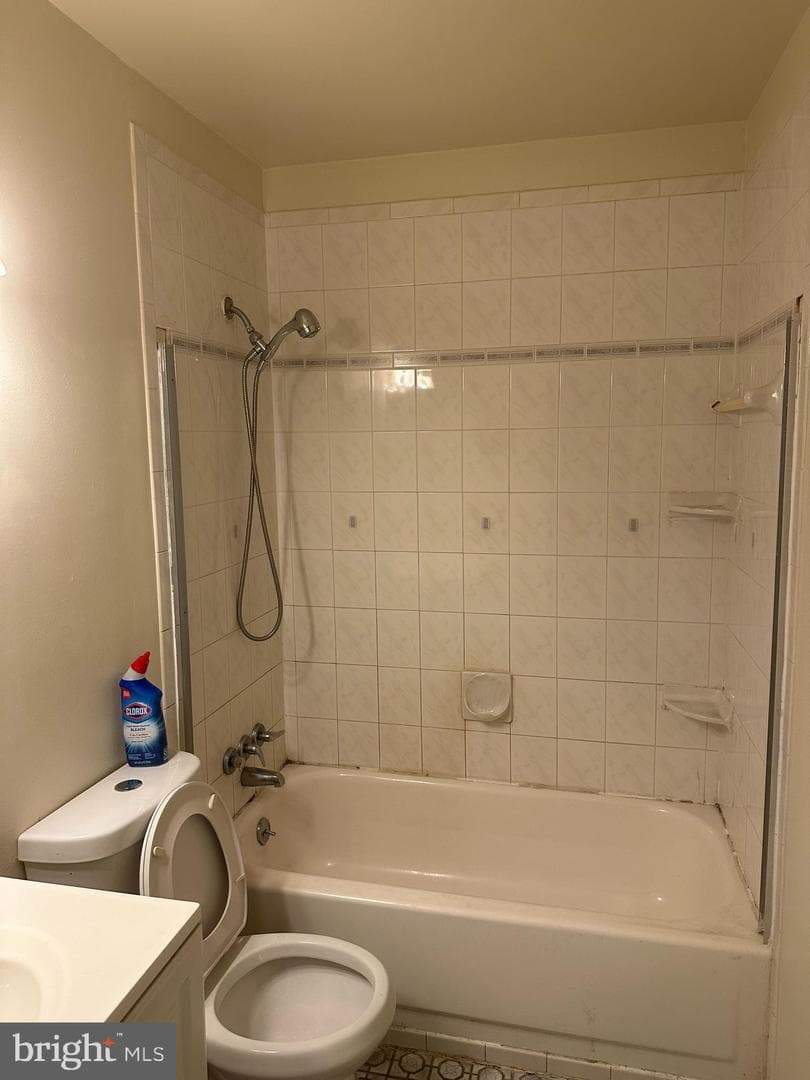 8253 Parham Court photo 4