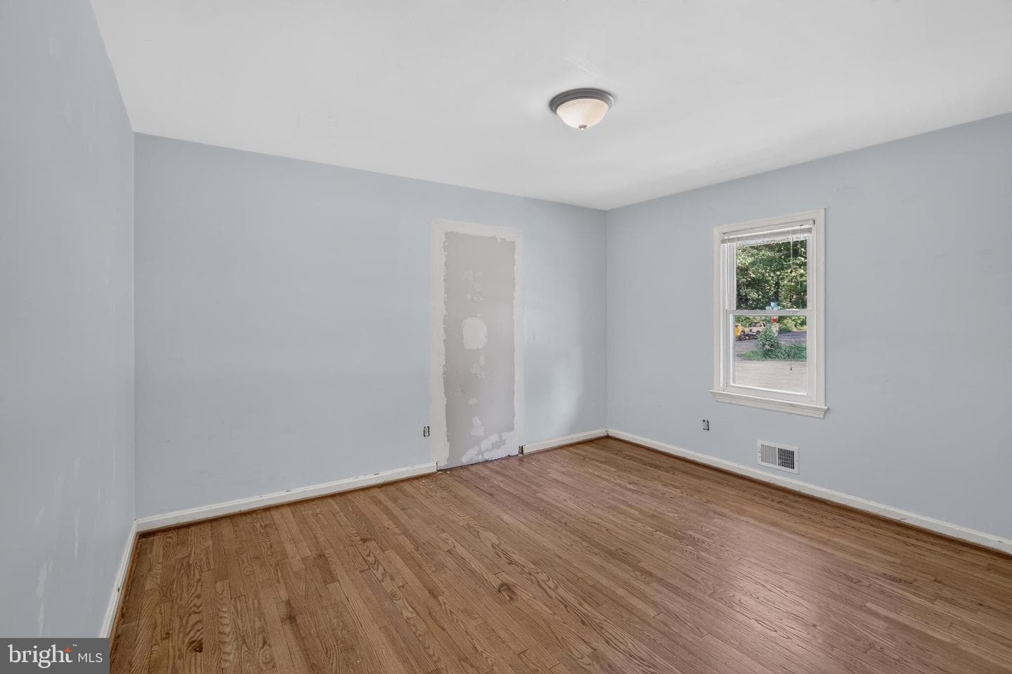 788 Paul Birch Drive photo 25