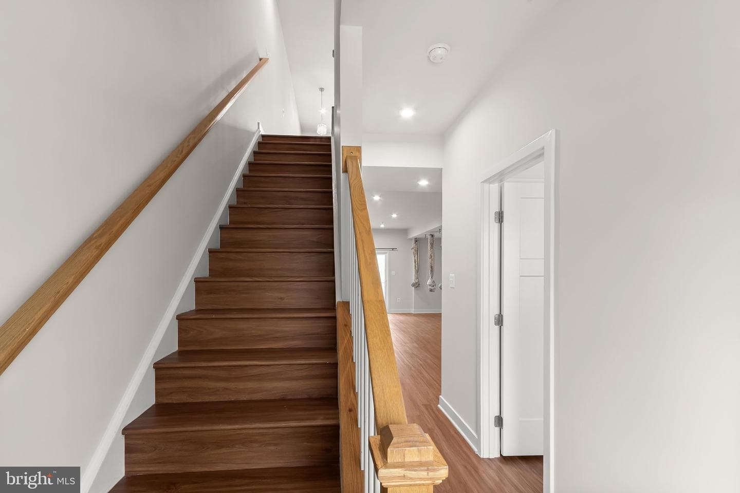 8108 Dewey Place photo 10